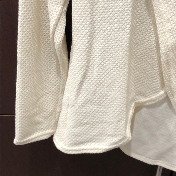 Cream Sweater size Medium. No tags, never worn. - Picture 5 of 7